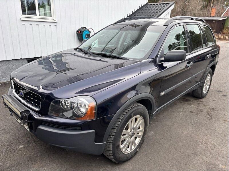 Blå Begagnad 2005 Volvo XC90 Momentum SUV | 48 000 kr (Bra pris) - Bild 1/4