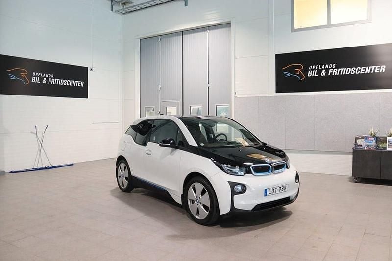 Vit Begagnad 2016 BMW i3 Comfort Edition Halvkombi | 119 900 kr (Bra pris) - Bild 1/4