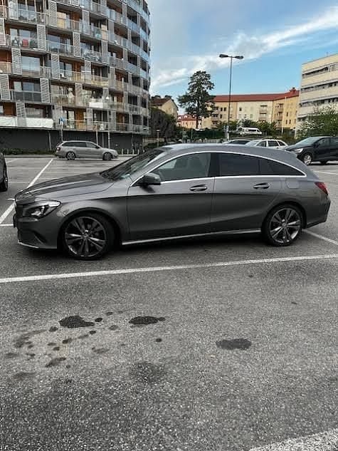 Grå Begagnad 2018 Mercedes CLA220 Shooting Brake Kombi | 189 000 kr (Bra pris) - Bild 1/1