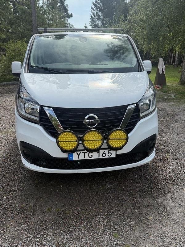 Vit Begagnad 2017 Nissan NV300 Van | 109 000 kr (Bra pris) - Bild 1/4