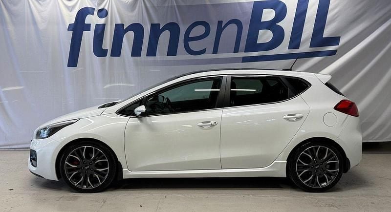 Vit Begagnad 2014 Kia Ceed GT Halvkombi | 109 500 kr (Marknadspris) - Bild 1/4