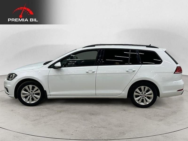Begagnad VW Golf VII 116 HK (85 kW) 2019 Vit Kombi