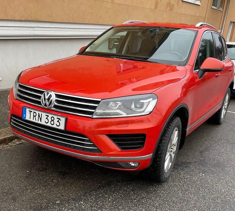 Metallic Begagnad 2017 VW Touareg SUV | 139 000 kr (Bra pris) - Bild 1/4