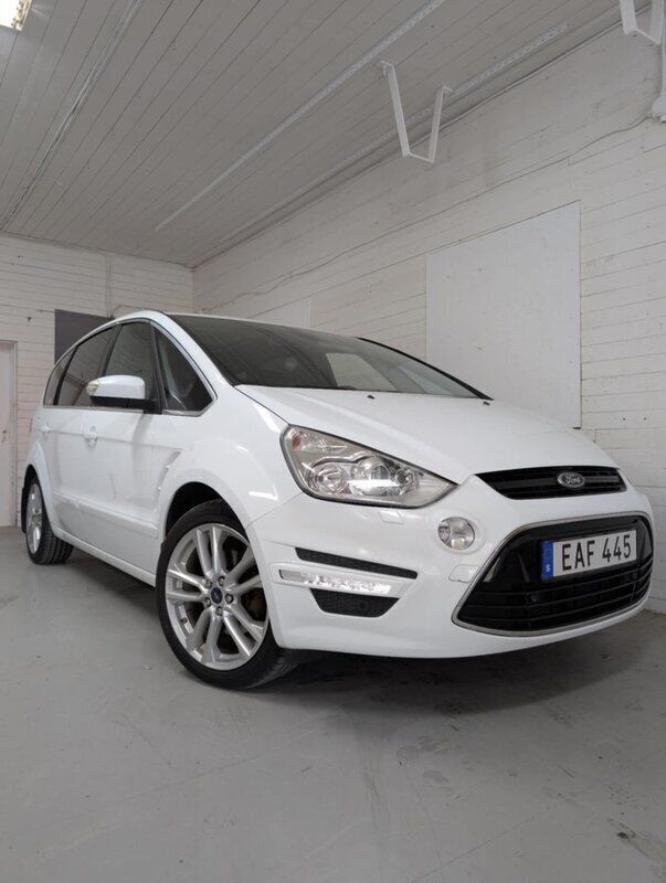 Vit Begagnad 2014 Ford S-MAX Business Edition Minibuss | 139 900 kr (Marknadspris) - Bild 1/4
