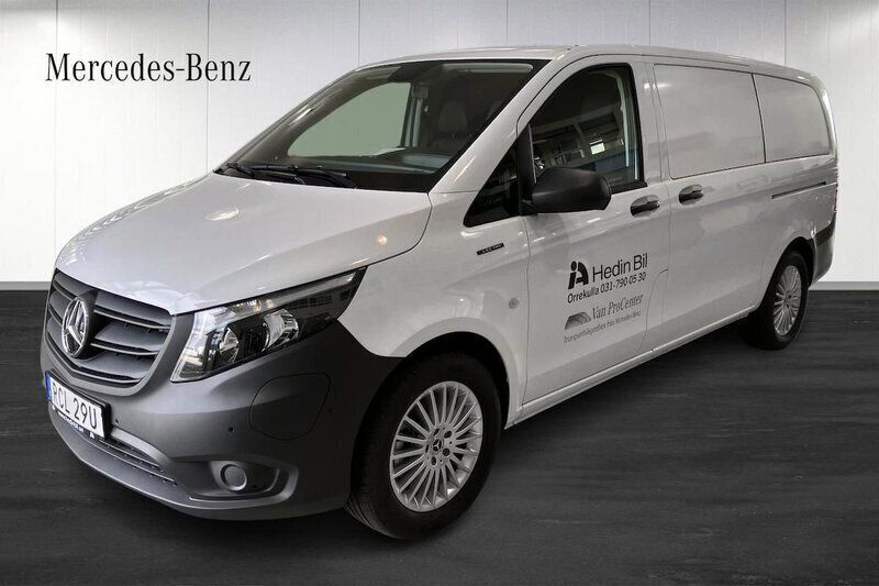 Vit (white) Begagnad 2023 Mercedes e-Vito Minibuss | 662 375 kr (Dyr) - Bild 1/4