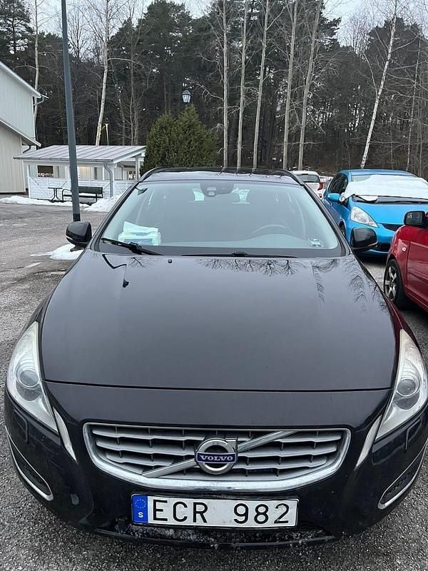 Begagnad 2011 Volvo V60 Kombi | 85 000 kr (Bra pris) - Bild 1/4