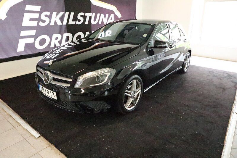 Svart Begagnad 2014 Mercedes A180 Halvkombi | 124 900 kr (Lite dyr) - Bild 1/4