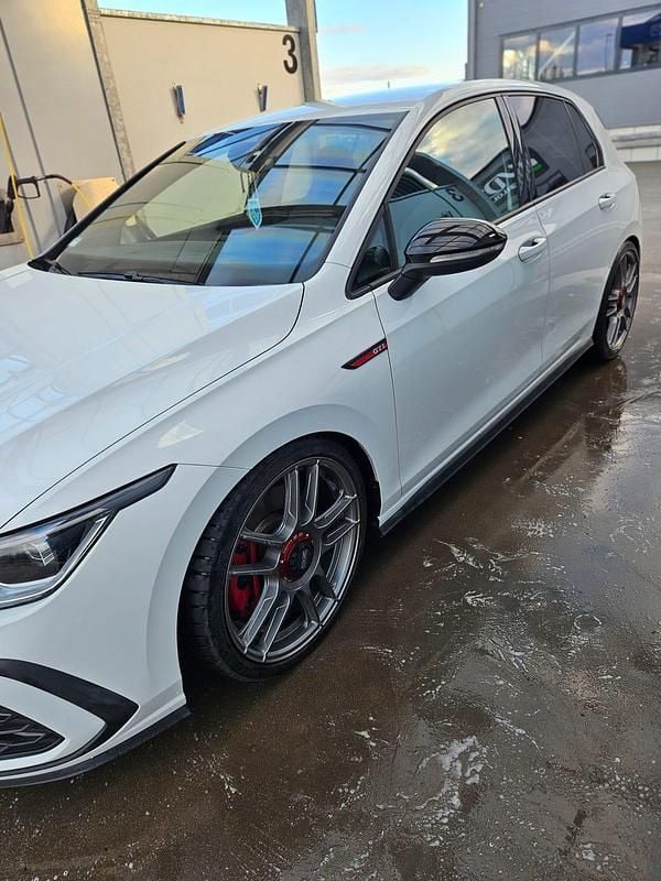 Begagnad VW Golf VIII GTI 245 HK (180 kW) 2023