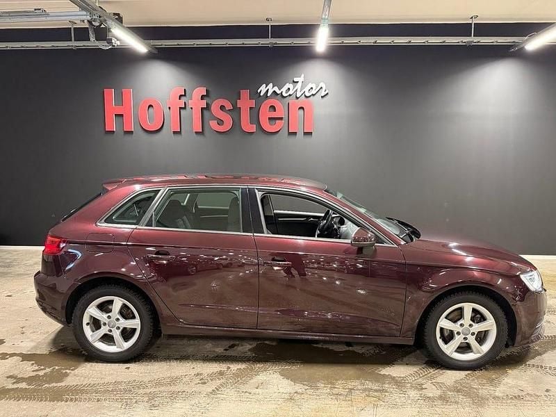 Begagnad Audi A3 Attraction 105 HK (77 kW) 2013 Röd