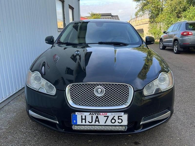 Begagnad Jaguar XF 241 HK (177 kW) 2010 Svart Sedan