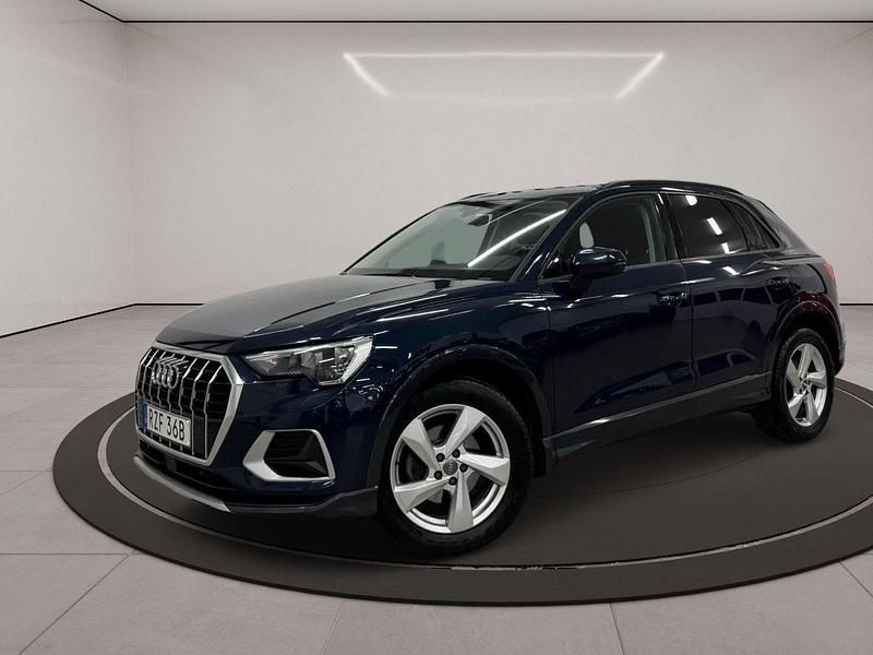 Blå Begagnad 2020 Audi Q3 Proline SUV | 234 500 kr (Marknadspris) - Bild 1/3
