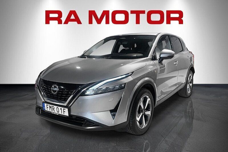 Silver Begagnad 2023 Nissan Qashqai N-Connecta SUV | 329 700 kr (Marknadspris) - Bild 1/4
