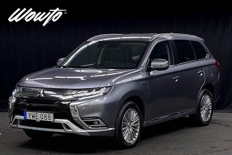 Grå Begagnad 2018 Mitsubishi Outlander P-HEV Comfort Edition SUV | 209 800 kr (Bra pris) - Bild 1/3