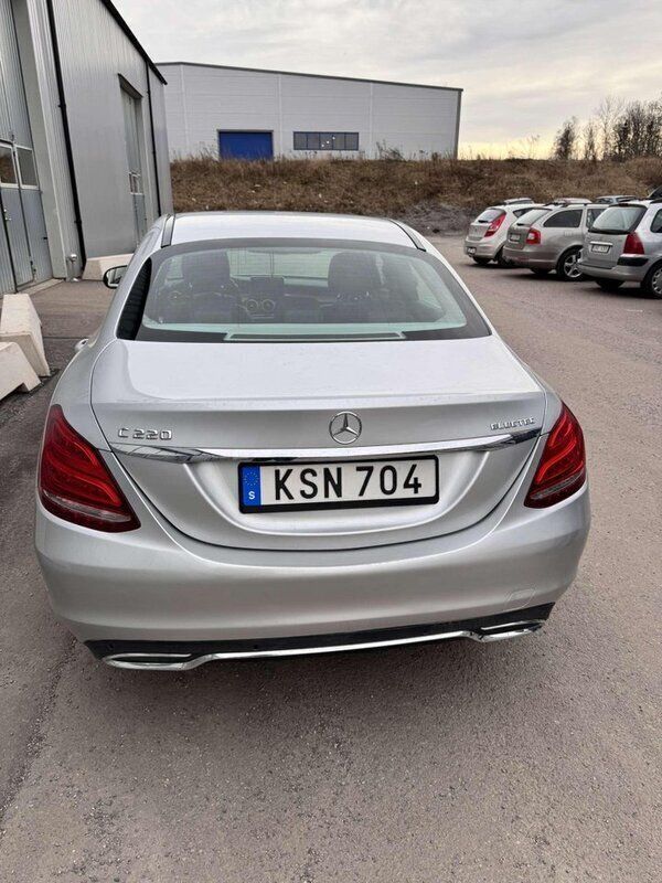 Silver Begagnad 2015 Mercedes C220 Avantgarde Sedan | 178 999 kr (Marknadspris) - Bild 1/4