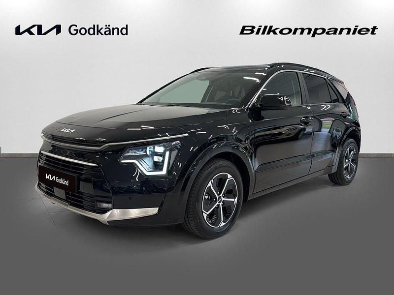 Svart (aurora black pearl ) Begagnad 2024 Kia Niro Advance SUV | 399 000 kr (Lite dyr) - Bild 1/4