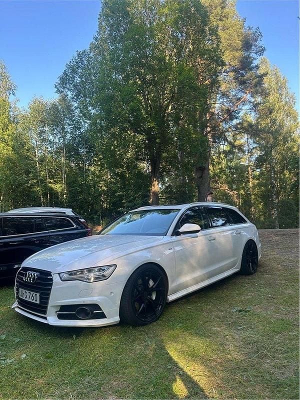 Vit Begagnad 2016 Audi A6 Sport Kombi | 240 000 kr - Bild 1/4