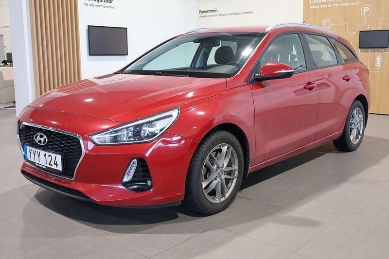 Röd Begagnad 2017 Hyundai i30 Comfort Kombi | 129 900 kr (Marknadspris) - Bild 1/3
