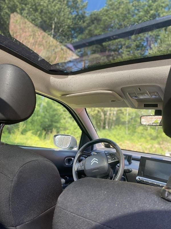 Svart Begagnad 2014 Citroën C4 Cactus PureTech Halvkombi | 56 000 kr (Marknadspris) - Bild 1/4