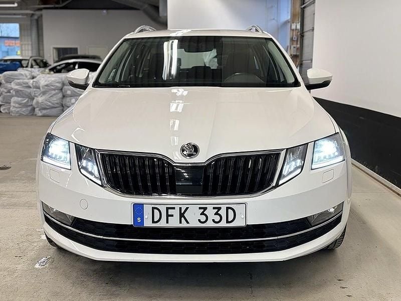 Begagnad Skoda Octavia 116 HK (85 kW) 2019 Candy white Kombi
