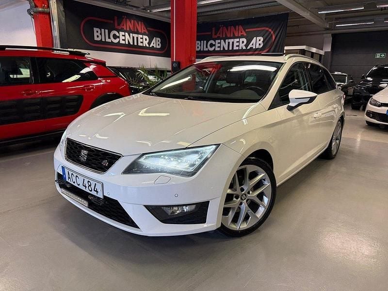 Vit Begagnad 2016 Seat Leon ST FR Kombi | 129 900 kr (Marknadspris) - Bild 1/4