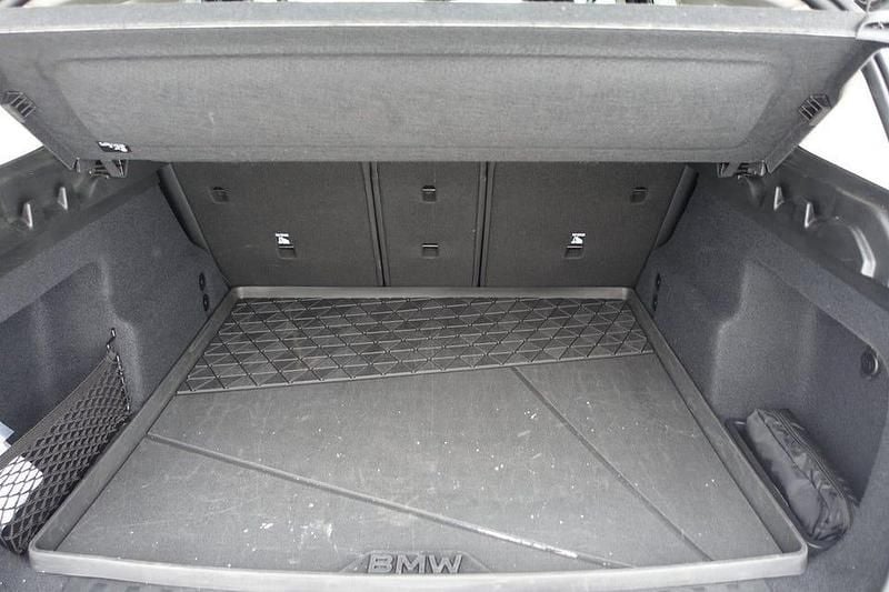 Begagnad BMW X1 xLine 136 HK (100 kW) 2023 Grå SUV