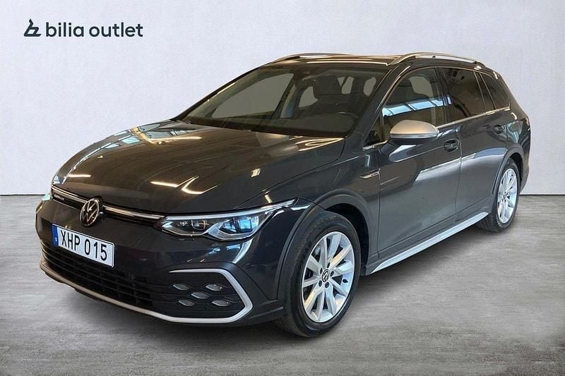 Grå Begagnad 2022 VW Golf Alltrack Kombi | 319 900 kr (Marknadspris) - Bild 1/4