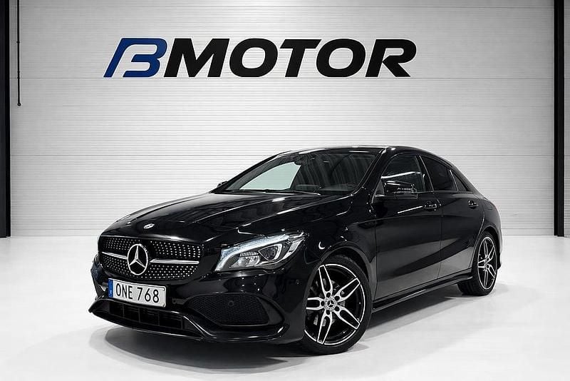 Svart Begagnad 2018 Mercedes CLA200 AMG | 209 900 kr (Marknadspris) - Bild 1/4