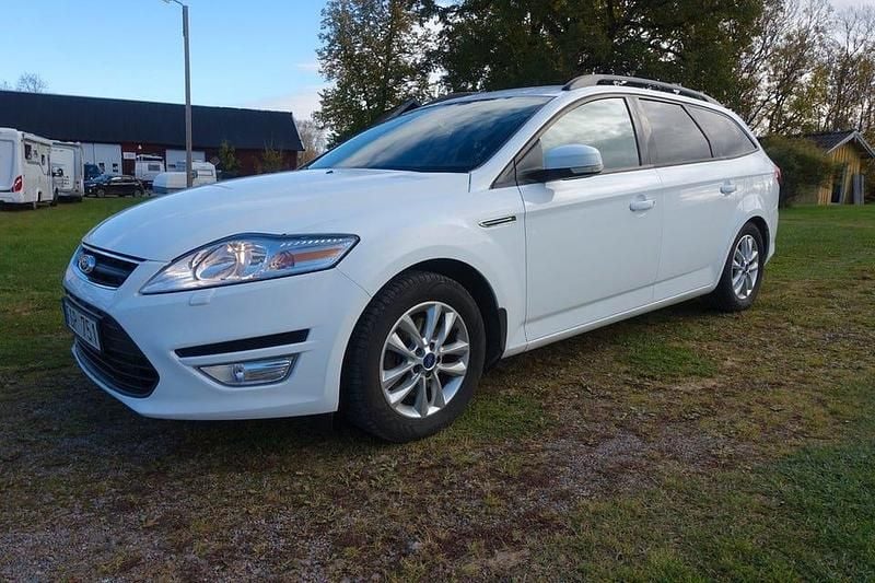Vit Begagnad 2011 Ford Mondeo Trend Kombi | 69 900 kr (Marknadspris) - Bild 1/4