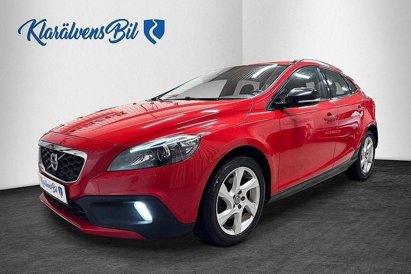 Röd Begagnad 2013 Volvo V40 CC Momentum Kombi | 119 900 kr (Marknadspris) - Bild 1/4