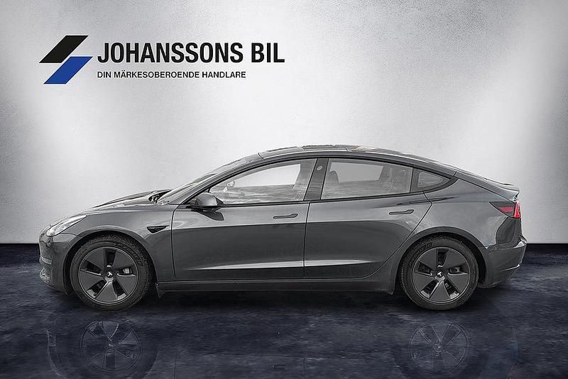 Begagnad Tesla Model 3 Long Range AWD 366 kW (498 HK) 2021 Grå Sedan