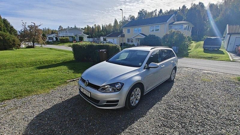 Silver Begagnad 2015 VW Golf VII Kombi | 73 000 kr (Bra pris) - Bild 1/4