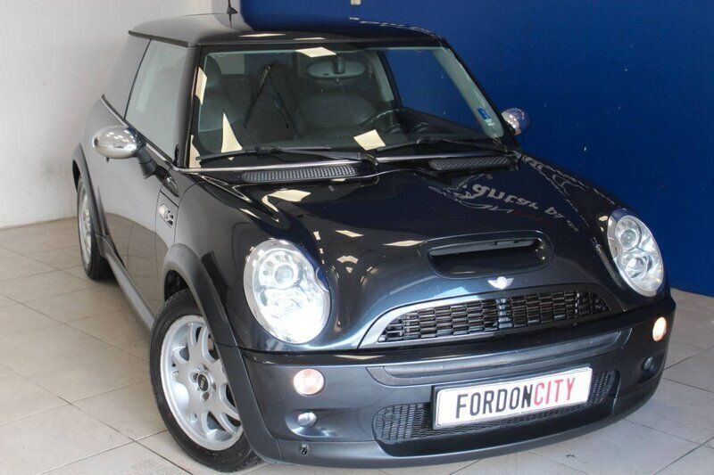 Begagnad Mini Cooper S 170 HK (125 kW) 2006 Svart Halvkombi
