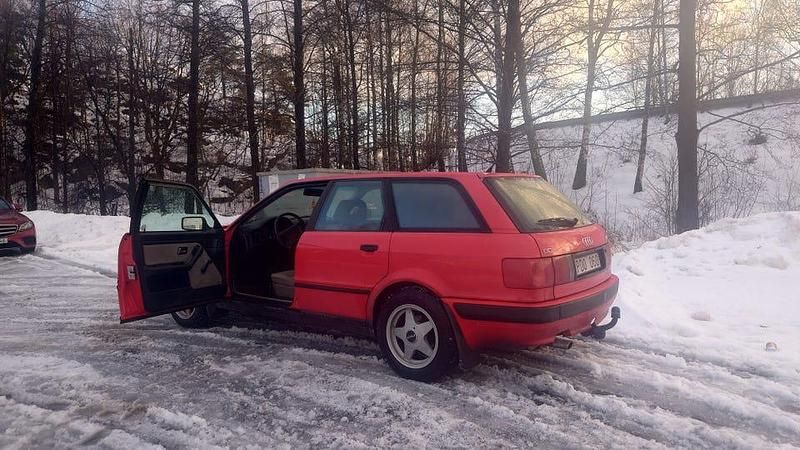 Begagnad Audi 80 115 HK (84 kW) 1994 Laserröd, röd, Kombi