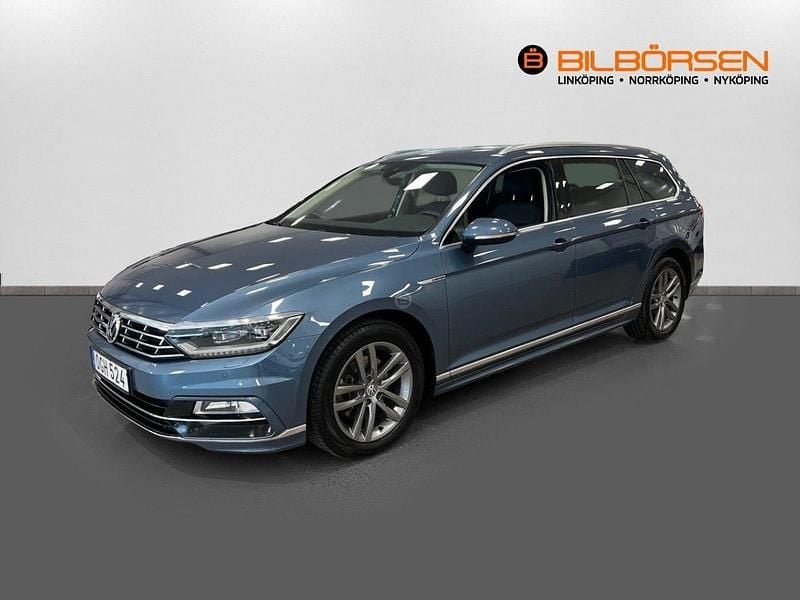 Blå Begagnad 2016 VW Passat GT Kombi | 239 900 kr (Lite dyr) - Bild 1/4