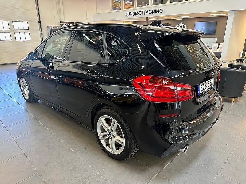 Begagnad BMW 225 125 HK (91 kW) 2021 Svart Kombi