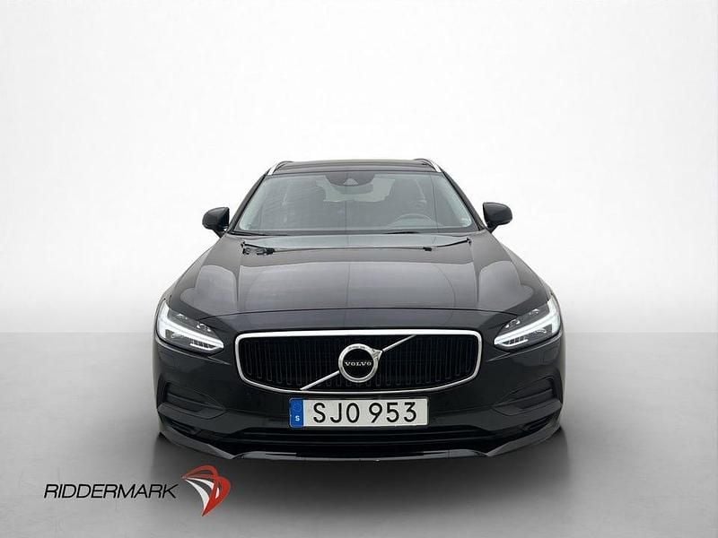 Begagnad Volvo V90 Momentum 190 HK (139 kW) 2018 Svart Kombi
