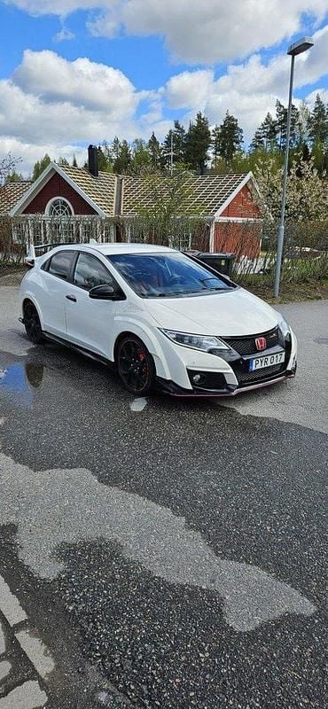 Begagnad 2015 Honda Civic Type R Halvkombi | 175 000 kr - Bild 1/4