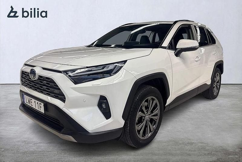 Vit Begagnad 2024 Toyota RAV4 Hybrid Executive SUV | 439 900 kr (Bra pris) - Bild 1/3