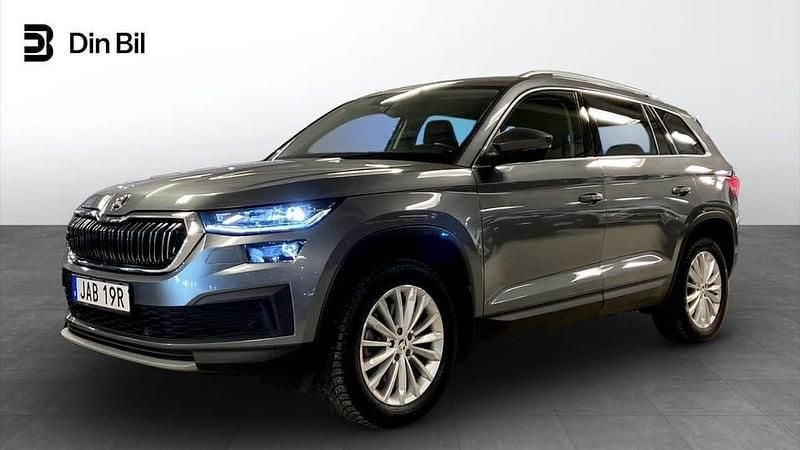 Grå Begagnad 2022 Skoda Kodiaq Style SUV | 364 900 kr (Marknadspris) - Bild 1/4