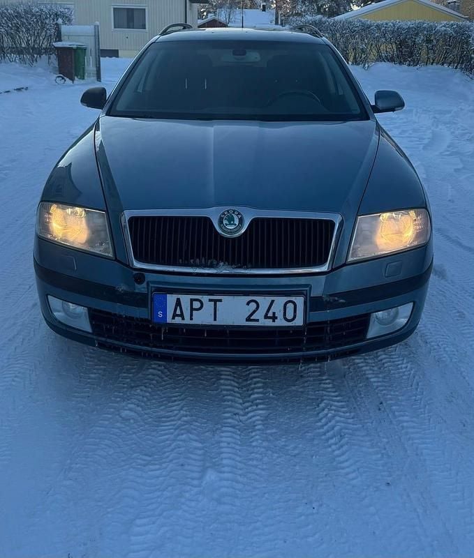 Begagnad 2008 Skoda Octavia Kombi | 29 500 kr (Marknadspris) - Bild 1/4