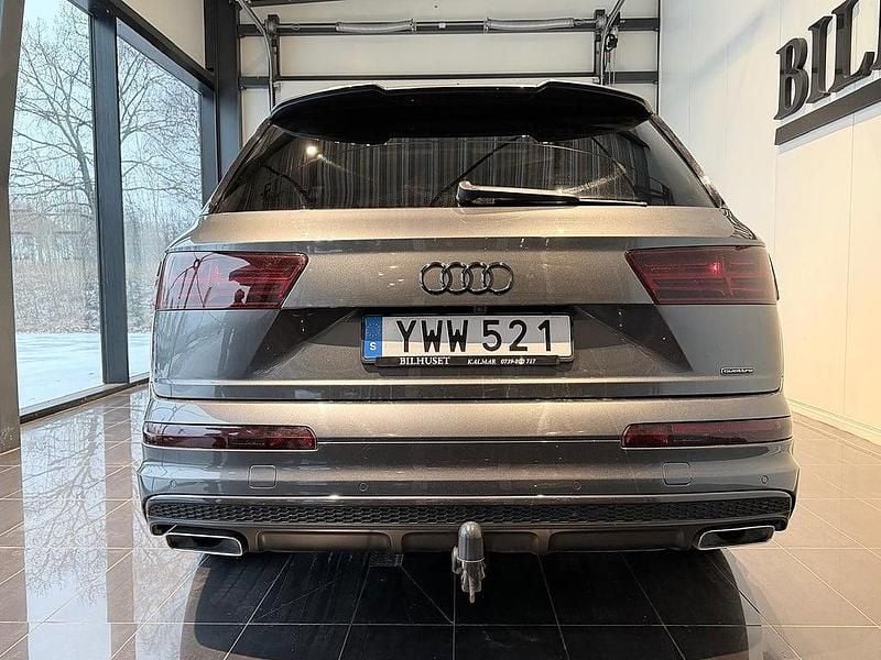 Begagnad Audi Q7 S-Line 272 HK (200 kW) 2017 Grå SUV