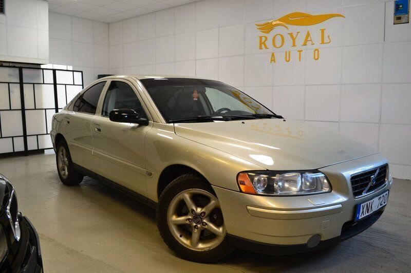 Ljusbrun (brun) Begagnad 2006 Volvo S60 Kinetic Sedan | 39 900 kr - Bild 1/4