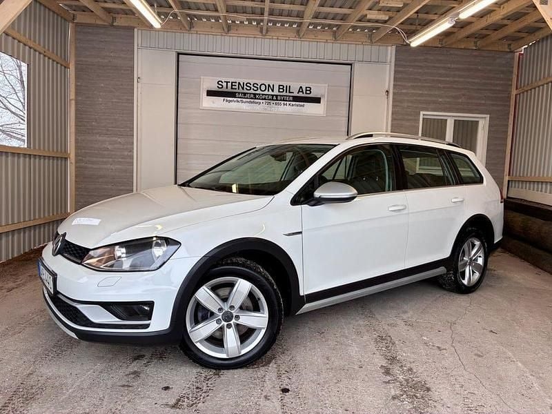 Begagnad VW Golf Alltrack 184 HK (135 kW) 2015 Vit Kombi