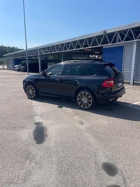 Svart Begagnad 2008 Porsche Cayenne GTS SUV | 99 000 kr - Bild 1/4