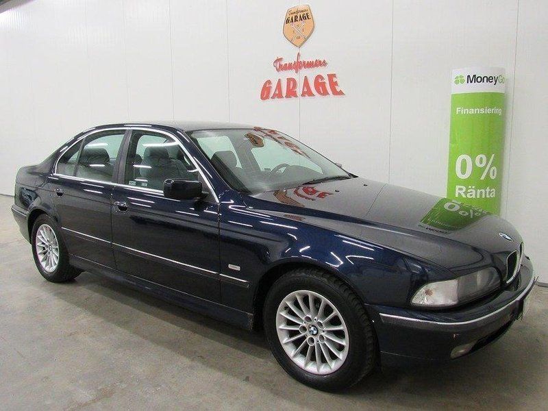 Blå Begagnad 2000 BMW 523 Sedan | 29 900 kr - Bild 1/4
