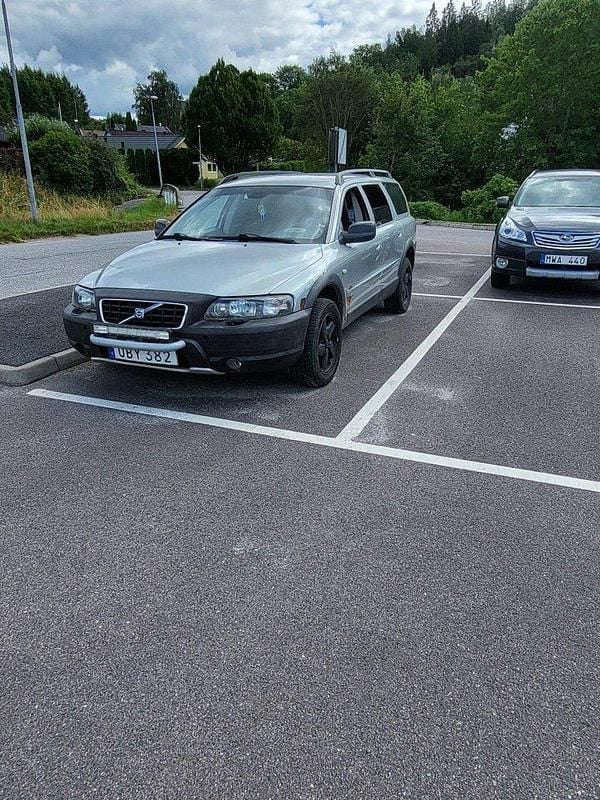 Grön Begagnad 2004 Volvo XC70 Business Edition SUV | 17 500 kr (Bra pris) - Bild 1/4