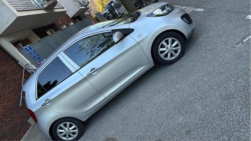 Grå Begagnad 2014 Kia Picanto Halvkombi | 46 000 kr (Bra pris) - Bild 1/3