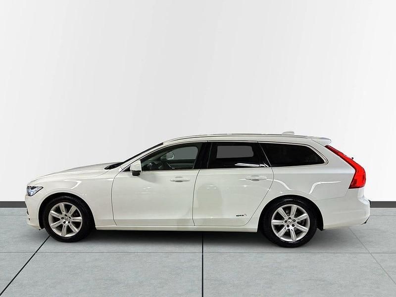 Begagnad Volvo V90 Momentum 150 HK (110 kW) 2017 Vit Kombi