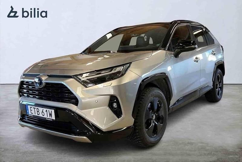 Grå Begagnad 2024 Toyota RAV4 Hybrid SUV | 439 900 kr (Marknadspris) - Bild 1/1