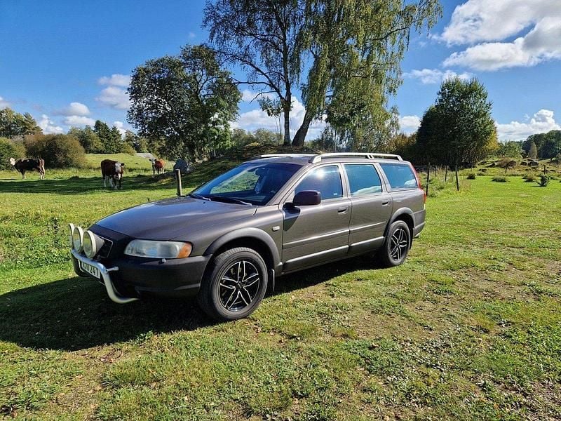 Brun Begagnad 2006 Volvo XC70 Kinetic SUV | 70 000 kr (Lite dyr) - Bild 1/4